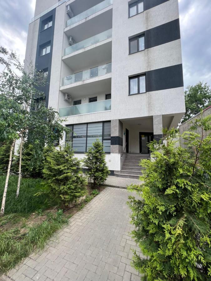 Downtown Hidden Garden With Jacuzzi In Bucharest Apartment Ngoại thất bức ảnh
