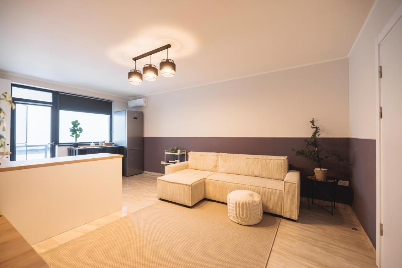 Downtown Hidden Garden With Jacuzzi In Bucharest Apartment Ngoại thất bức ảnh