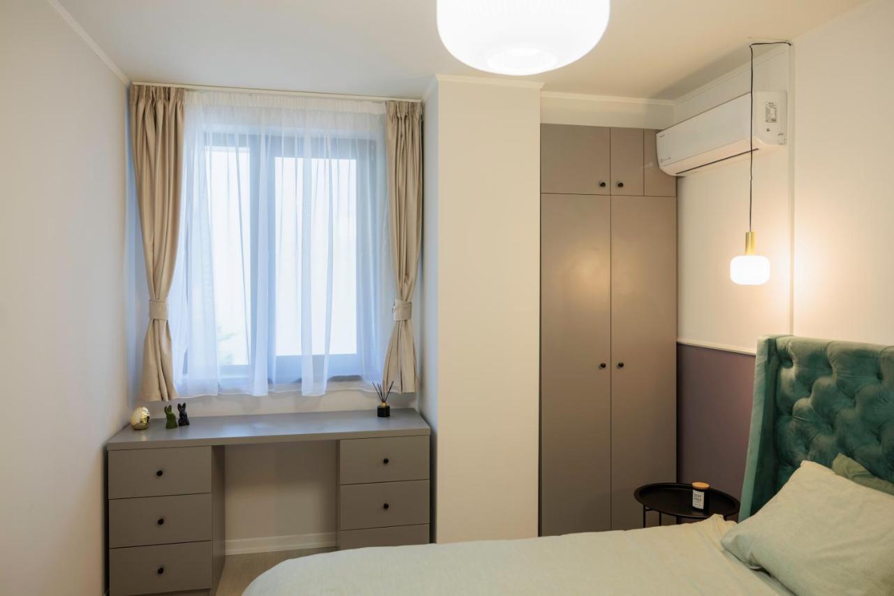 Downtown Hidden Garden With Jacuzzi In Bucharest Apartment Ngoại thất bức ảnh
