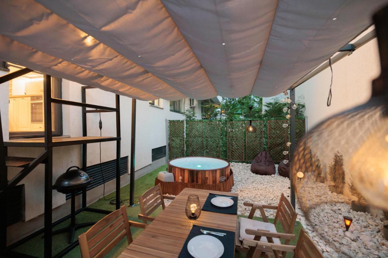 Downtown Hidden Garden With Jacuzzi In Bucharest Apartment Ngoại thất bức ảnh